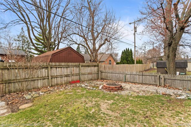 8834 Janis Street, Shelby Charter Township, MI 48317