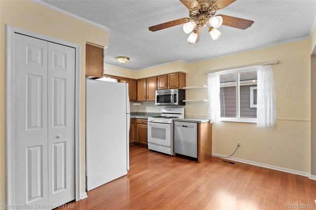8834 Janis Street, Shelby Charter Township, MI 48317
