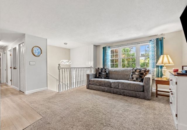 15 Sharyn Circle, Lowell, MA 01852