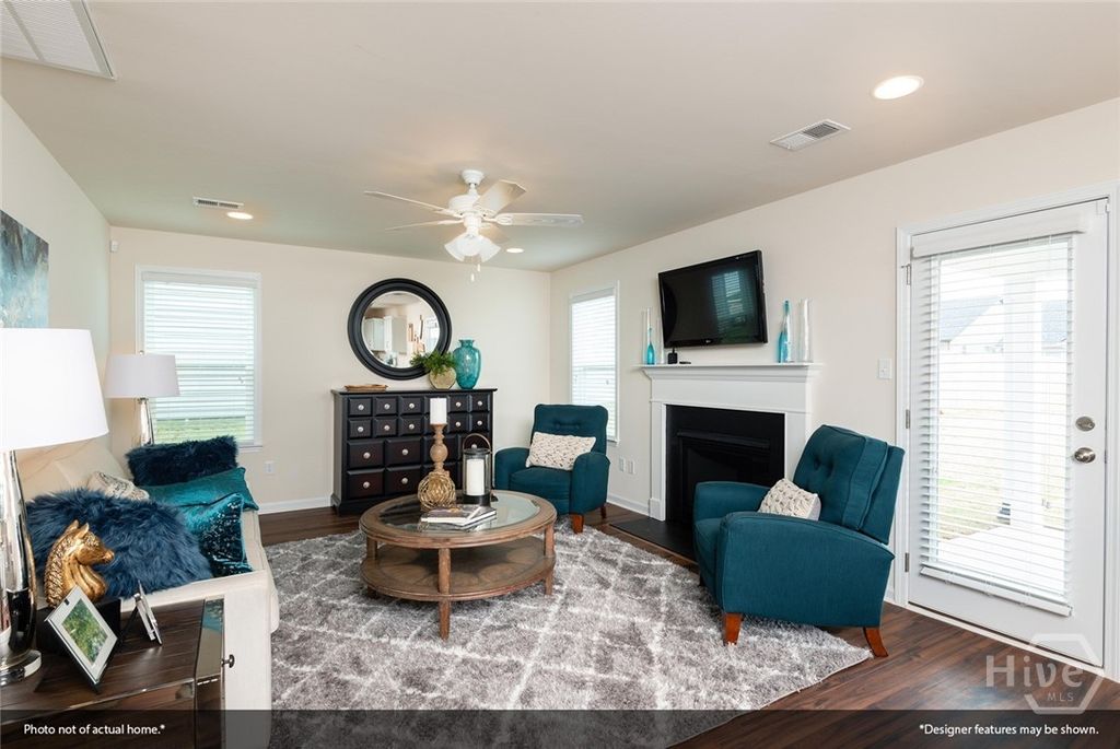 Image 6 of property listing at 126 Praline Road, Savannah, GA 31419
