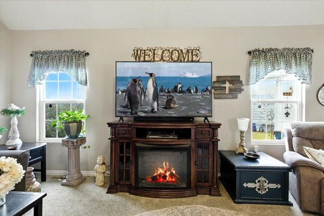 1294 E 478th Road, Bolivar, MO 65613