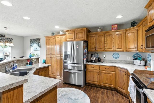 1294 E 478th Road, Bolivar, MO 65613