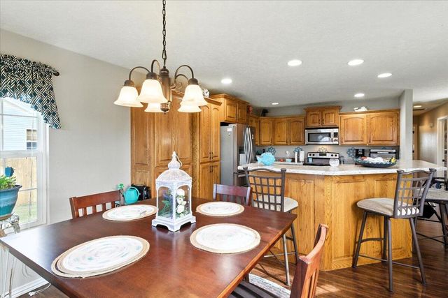 1294 E 478th Road, Bolivar, MO 65613