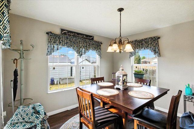 1294 E 478th Road, Bolivar, MO 65613