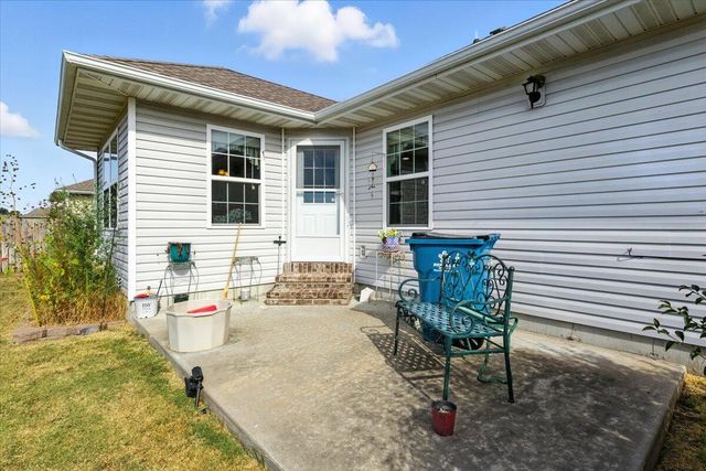 1294 E 478th Road, Bolivar, MO 65613