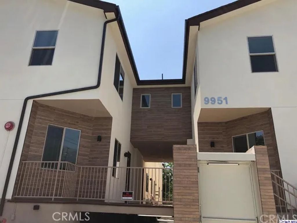 9951 Marcus Avenue 103, Tujunga, CA 91042
