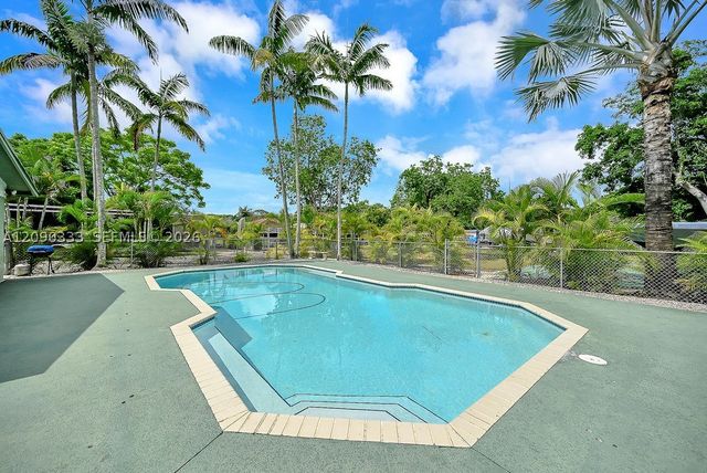 26100 SW 192nd Ave, Homestead, FL 33031