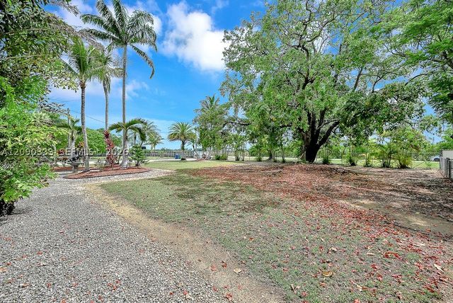 26100 SW 192nd Ave, Homestead, FL 33031