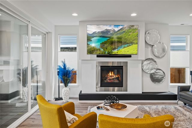 23978 Lily Place SE, Black Diamond, WA 98010