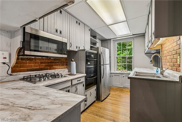 9640 Darrow Road, Twinsburg, OH 44087