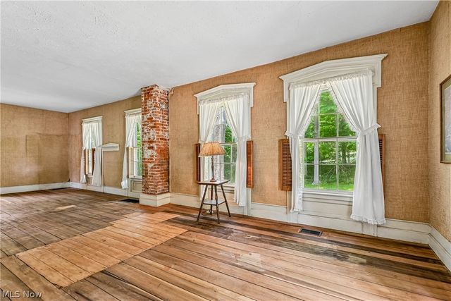 9640 Darrow Road, Twinsburg, OH 44087