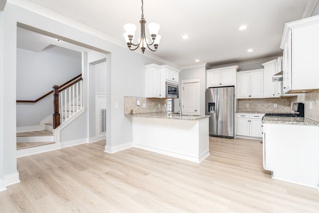 1001 Ryecroft Ln, Franklin, TN 37064