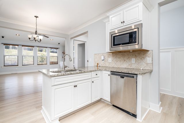 1001 Ryecroft Ln, Franklin, TN 37064