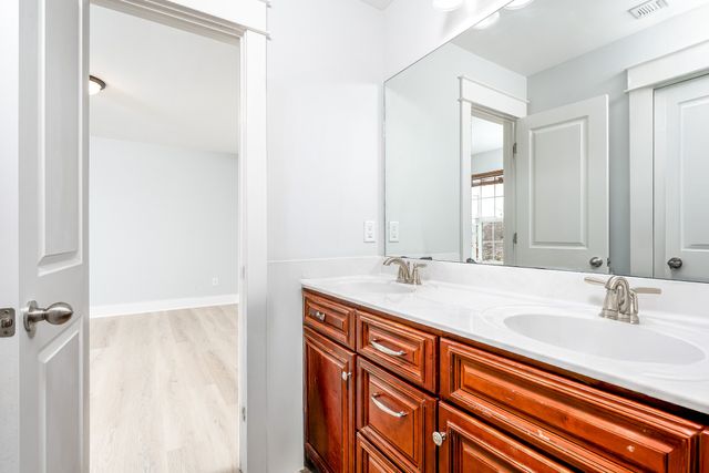 1001 Ryecroft Ln, Franklin, TN 37064