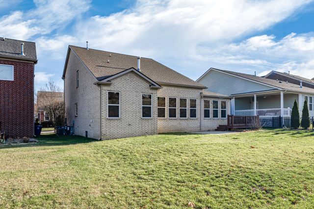 1001 Ryecroft Ln, Franklin, TN 37064