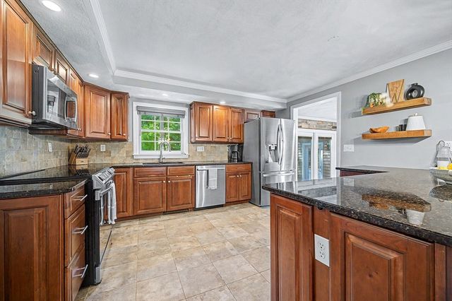 25 Claire Drive, Attleboro, MA 02703