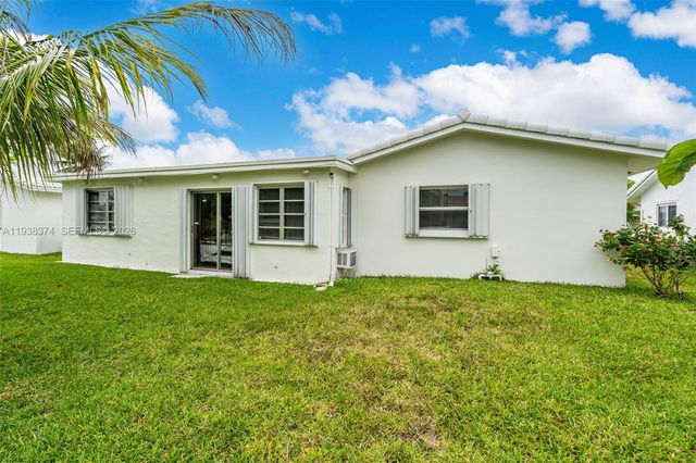 7500 NW 66th Ter, Tamarac, FL 33321