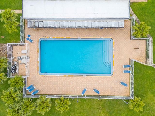 7500 NW 66th Ter, Tamarac, FL 33321