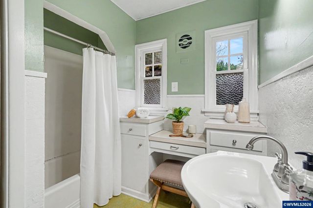 2415 Cottage St SE, Salem, OR 97302