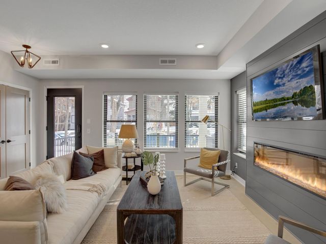 3630 Colfax Avenue S, Minneapolis, MN 55409