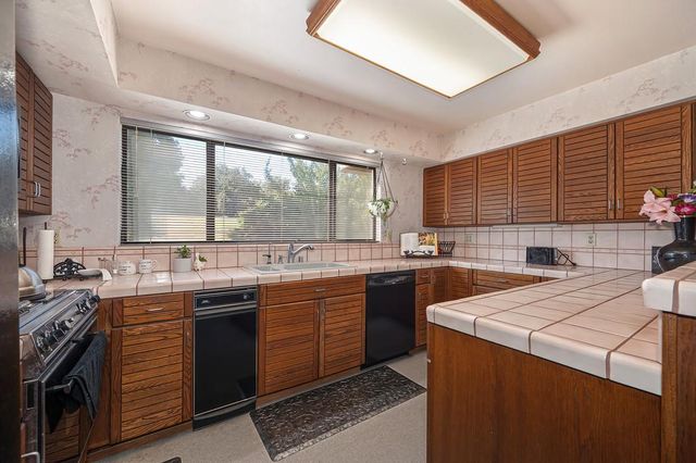 2620 Kadema Dr, Sacramento, CA 95864