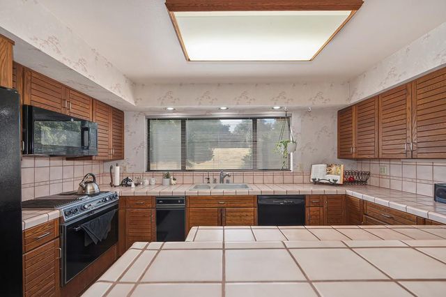 2620 Kadema Dr, Sacramento, CA 95864