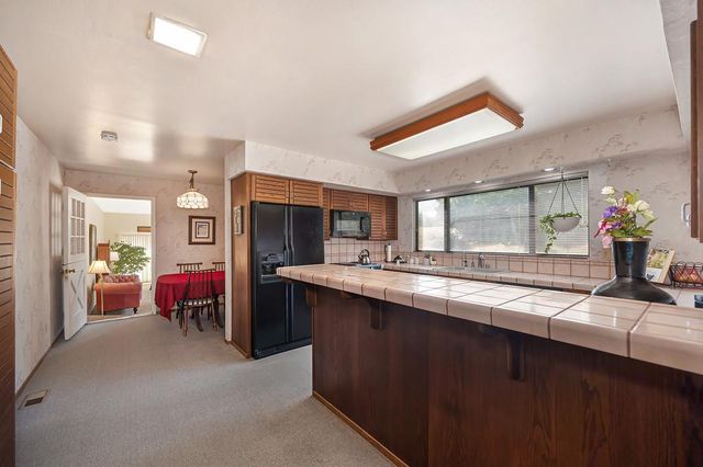 2620 Kadema Dr, Sacramento, CA 95864