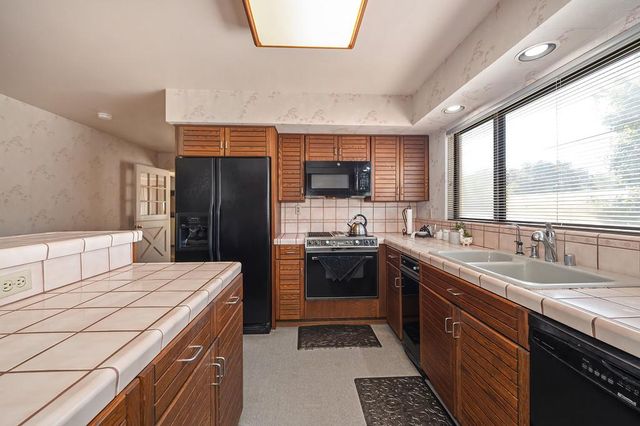 2620 Kadema Dr, Sacramento, CA 95864
