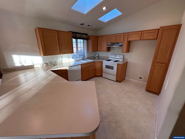 3185 Link Ct S, Salem, OR 97302