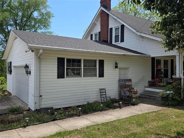 1218 Meadow Road, Eden, NC 27288