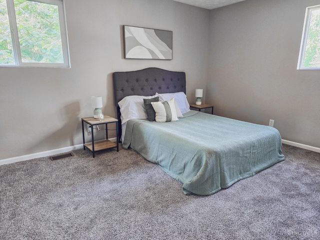 802 Victoria Drive, Franklin, OH 45005