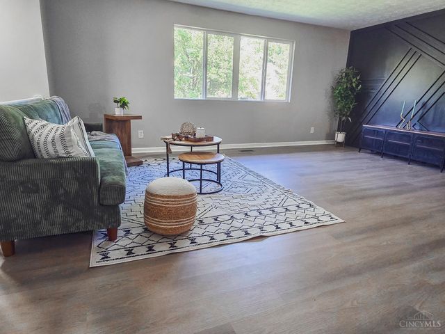 802 Victoria Drive, Franklin, OH 45005