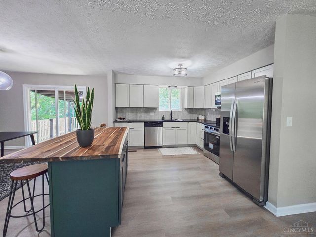 802 Victoria Drive, Franklin, OH 45005