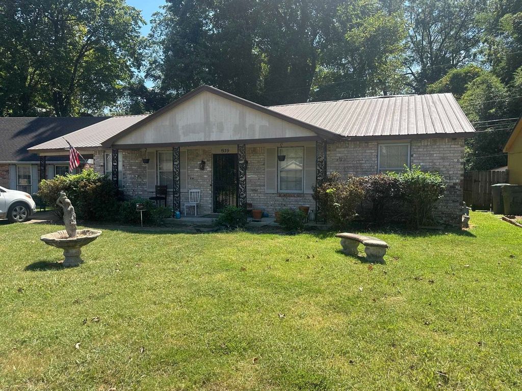 1939 EDWARD CV, Memphis, TN 38107