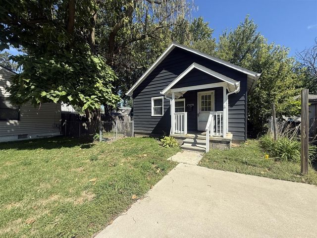 23090 Powell Avenue, Hazel Park, MI 48030