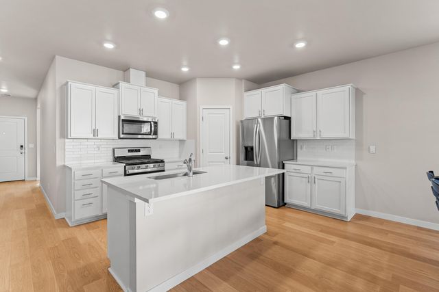 3265 Broken Top Way, Medford, OR 97504