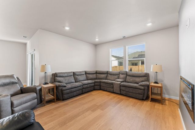 3265 Broken Top Way, Medford, OR 97504