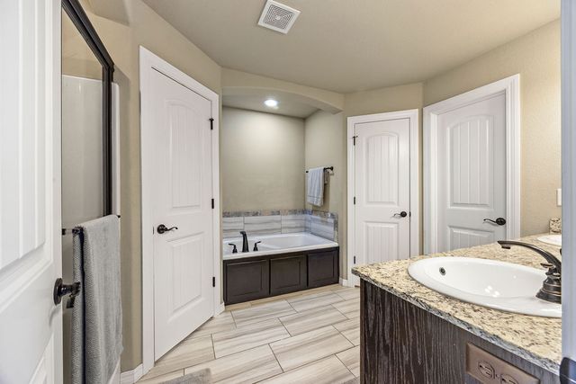130 Napoli Lane, Centerton, AR 72719