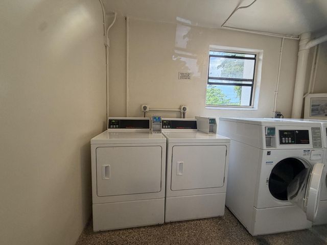 112 LAKE EMERALD Drive 203, Oakland Park, FL 33309