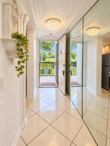 112 LAKE EMERALD Drive 203, Oakland Park, FL 33309