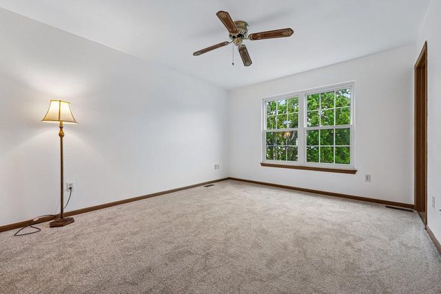 250 Meadow DRIVE, Genoa City, WI 53128