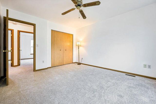 250 Meadow DRIVE, Genoa City, WI 53128