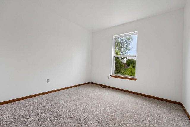 250 Meadow DRIVE, Genoa City, WI 53128