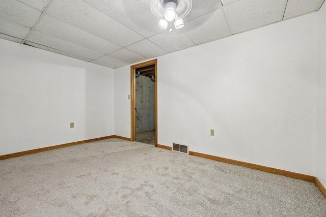 250 Meadow DRIVE, Genoa City, WI 53128