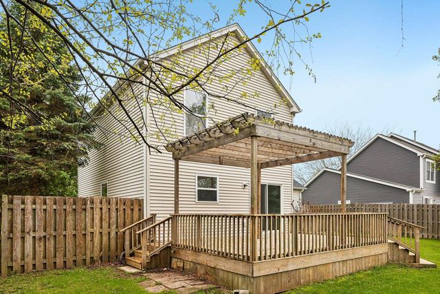 250 Meadow DRIVE, Genoa City, WI 53128