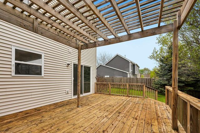250 Meadow DRIVE, Genoa City, WI 53128
