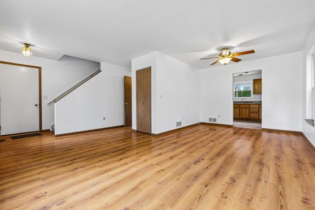 250 Meadow DRIVE, Genoa City, WI 53128