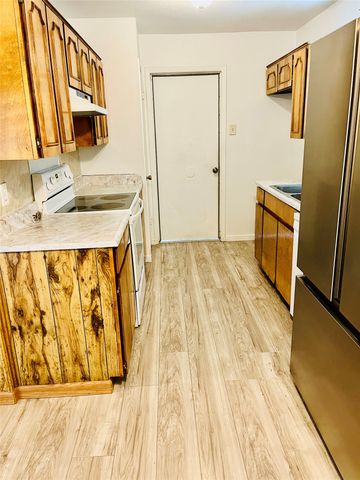 601 Bentwood Drive, Lewisville, TX 75067