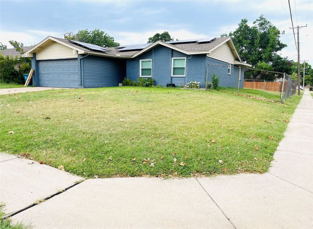 601 Bentwood Drive, Lewisville, TX 75067