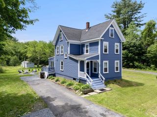 83 Elm St, Salisbury, MA 01952